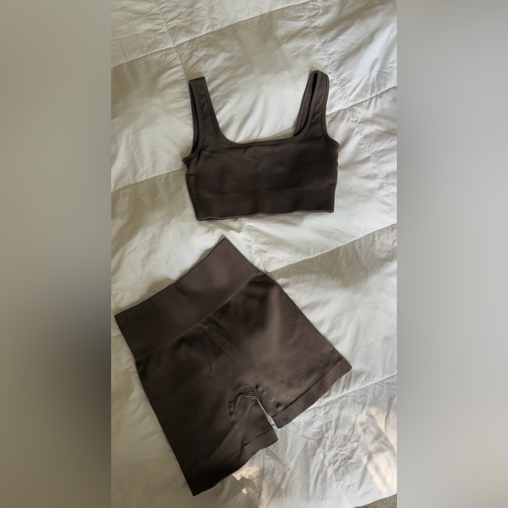 OQQ 2-Piece Seamless Workout Set – Ribbed Leggings & Sports Bra